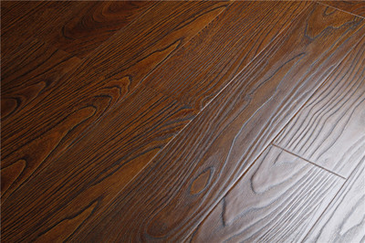 森邁木韻流金系列復(fù)合地板 李晨代言，十大品牌的品質(zhì)之選